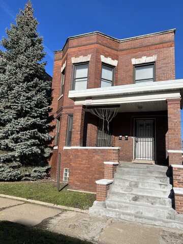 7053 S Eberhart Avenue, Chicago, IL 60637