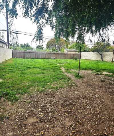 2106 W 10th Street, Santa Ana, CA 92703