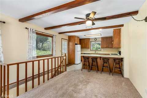 469 Dorn Drive, Crestline, CA 92325
