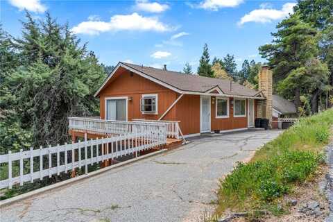 469 Dorn Drive, Crestline, CA 92325
