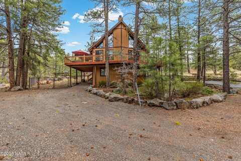 570 E Crestline Road, Munds Park, AZ 86017
