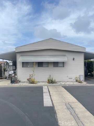 7271 Katella Avenue, Stanton, CA 90680