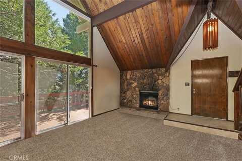 781 Nadelhorn Drive, Lake Arrowhead, CA 92352