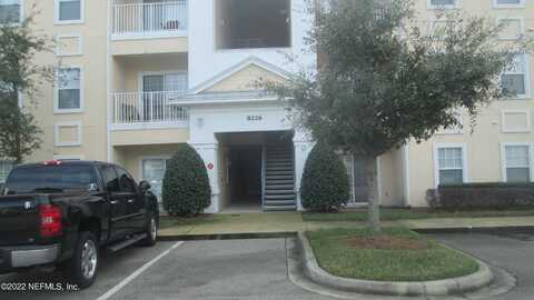 8226 GREEN PARROT Road, Jacksonville, FL 32256