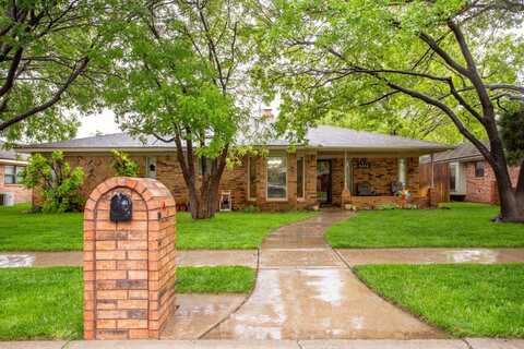 6413 HINSDALE Drive, Amarillo, TX 79109
