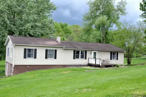 6051 E Clinton St, Albany, OH 45710
