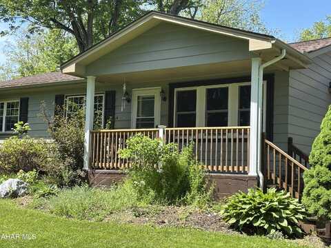 897 Burns Avenue, Altoona, PA 16601