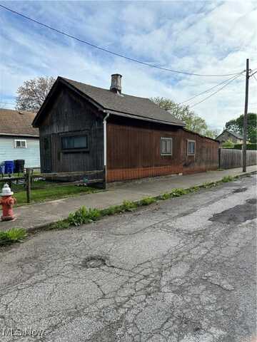 1590 & 1594 E 39th Street, Cleveland, OH 44114