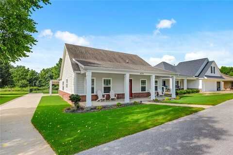 4379 W Mount Comfort RD, Fayetteville, AR 72704