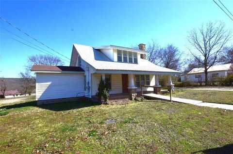1221 S 3rd ST, Stilwell, OK 74960