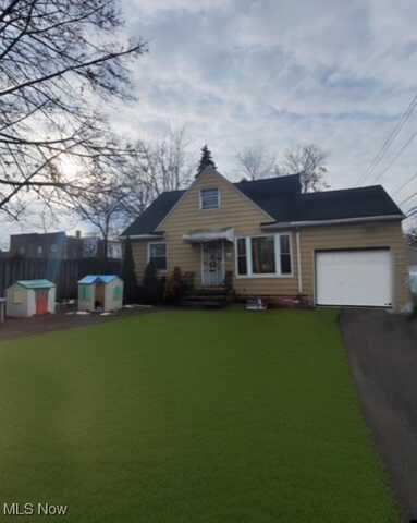 13008 Christine Avenue, Garfield Heights, OH 44105