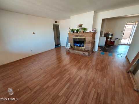 167 NAVAJO Drive, Winslow, AZ 86047