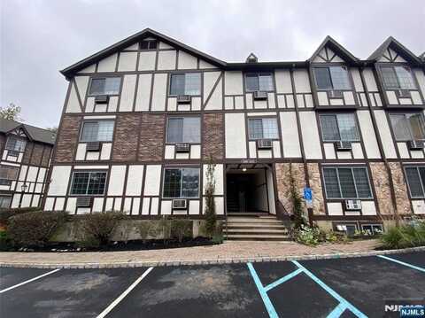 2110 Hawthorne Lane, Mahwah, NJ 07430