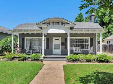 121 Walker Ave, Nacogdoches, TX 75961