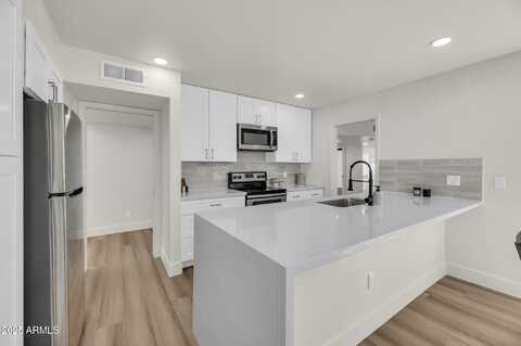703 E CORTE ORO --, Phoenix, AZ 85020