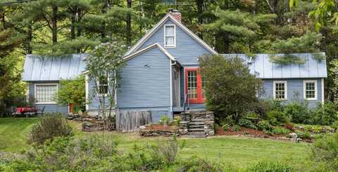 2 Walker Cemetery Trail, Hartland, VT 05048
