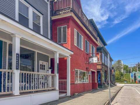 18 Cross Street, Barton, VT 05846