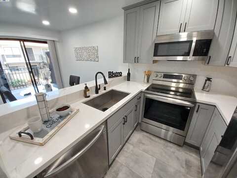 112 Aurora Plz, Union City, CA 94587