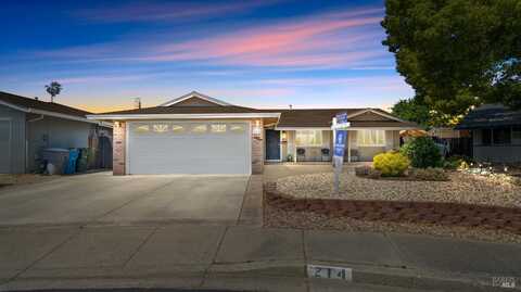 214 Arrowhead Drive, Vacaville, CA 95687