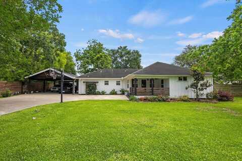 525 5th St., Winnie, TX 77665