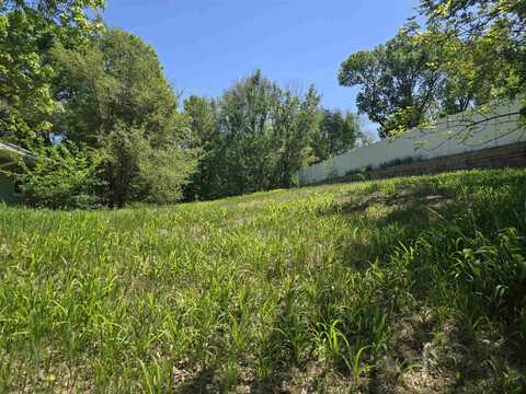2536 S Steele, Sioux City, IA 51106