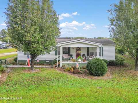 932 Charlotte Avenue SW, Calabash, NC 28467