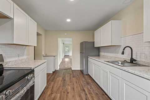 206 W Franklin Street, Alvord, TX 76225
