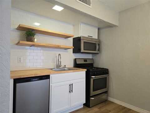15927 Stillwood Street, Dallas, TX 75248