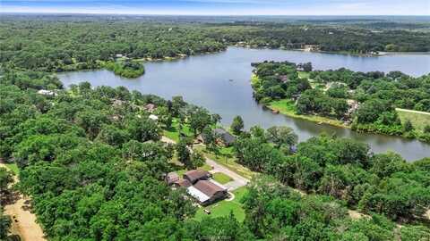 87 Tonkawa Drive, Normangee, TX 77871
