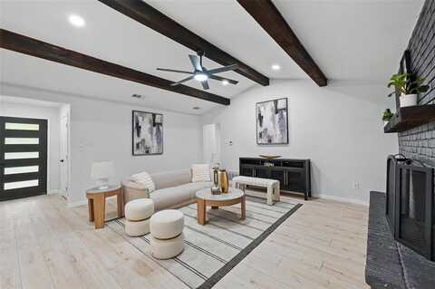 406 Rickey Canyon Avenue, DeSoto, TX 75115
