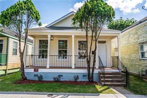 2504 MARTIN LUTHER KING JR Boulevard, New Orleans, LA 70113