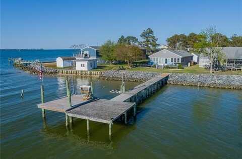 707 Riverside Drive, Deltaville, VA 23043