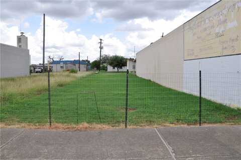 521 E Main Avenue, Robstown, TX 78380