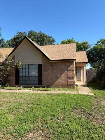 658 Stonehenge Drive, Grand Prairie, TX 75052