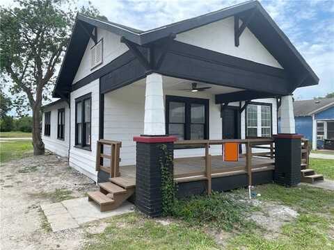 415 W King Avenue, Kingsville, TX 78363