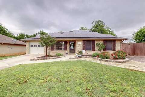 418 W Lloyd Street, Krum, TX 76249