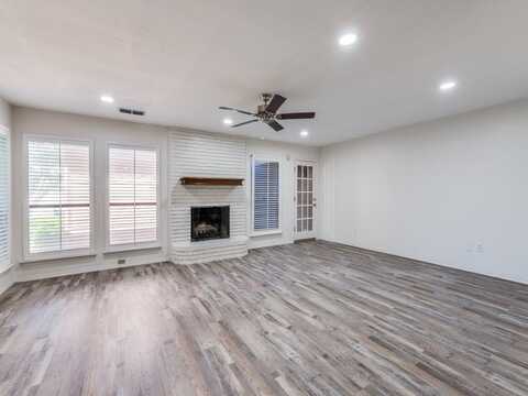 1415 Palmnold Circle E, Fort Worth, TX 76120