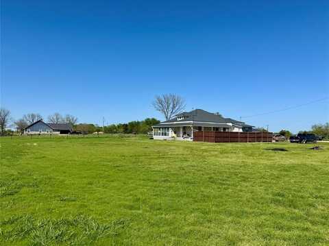 210 E Warren Street, Wolfe City, TX 75496
