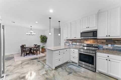 555 Advance Road, Weatherford, TX 76088