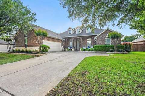 8005 Summerleaf Drive, Arlington, TX 76001