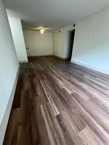 8110 Skillman Street, Dallas, TX 75231