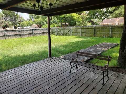 106 W scotland Drive, Irving, TX 75062