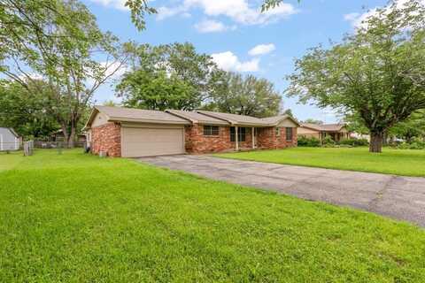 1010 Davis Street, Cleburne, TX 76033