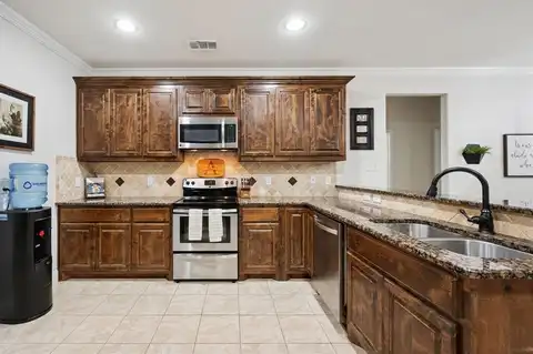 7106 Lakeshore Drive, Rowlett, TX 75089
