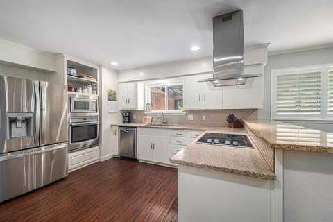 5816 Whitman Avenue, Fort Worth, TX 76133