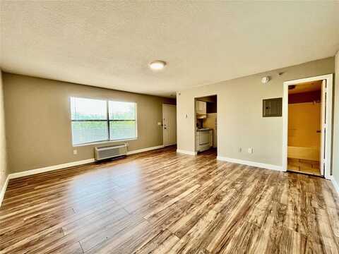 701 W Sycamore Street, Denton, TX 76201