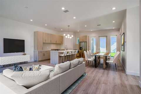 424 N Denver Street, Dallas, TX 75203