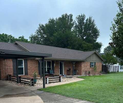5004 Blackstone Drive, River Oaks, TX 76114