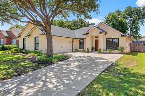 2704 Hollow Ridge Drive, Denton, TX 76210
