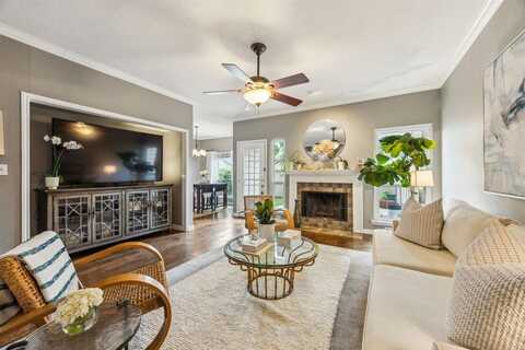 8426 Barnaby Street, Dallas, TX 75243